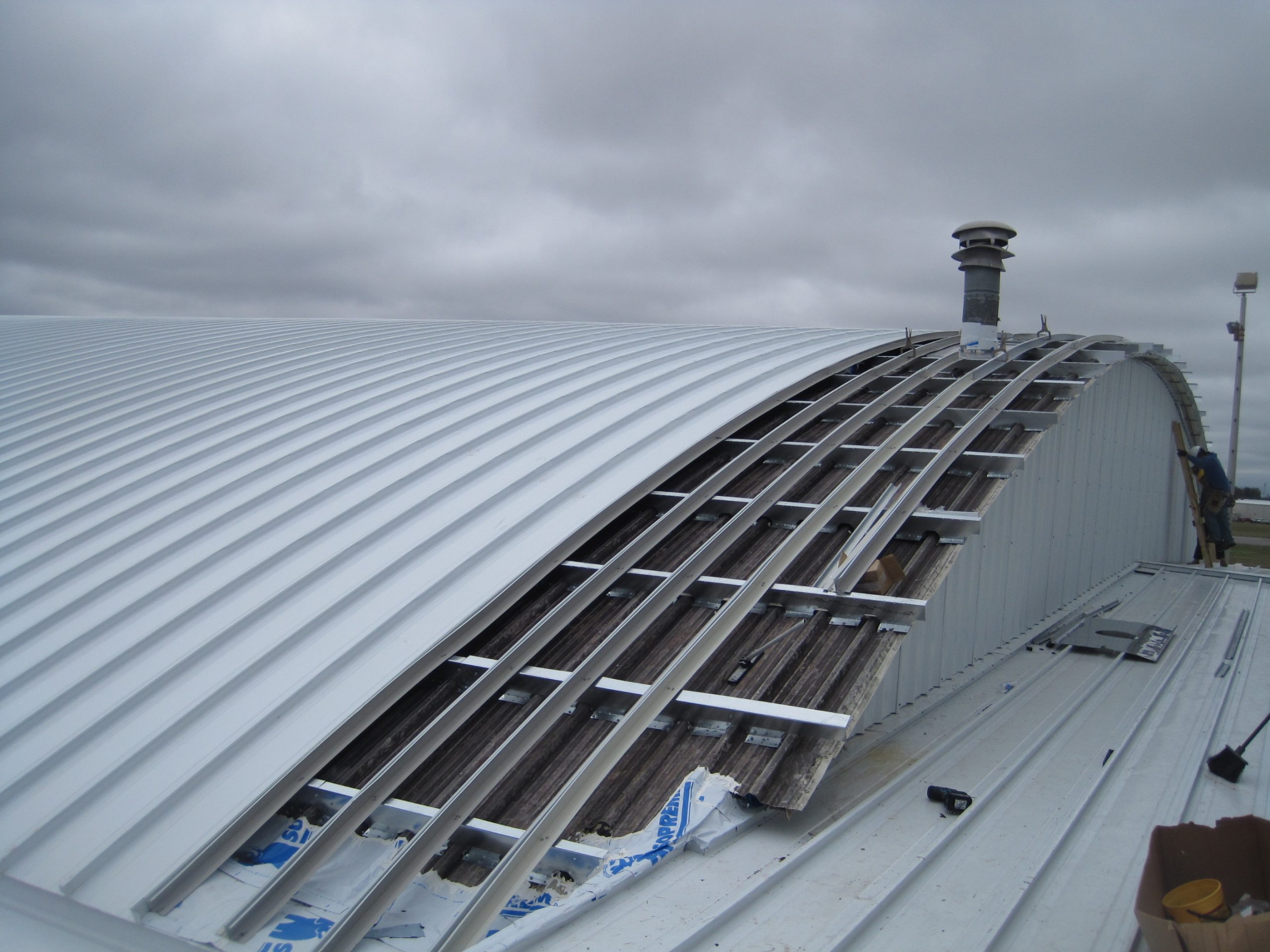 Panel Systems That Work Well for Metal Roof Retrofits and Recovers