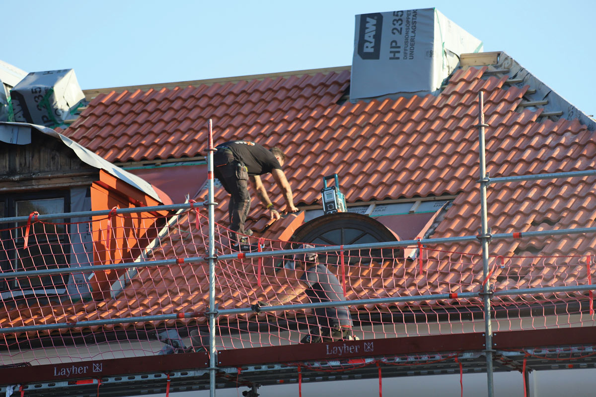 3 Top Fall Protection Systems That Meet (and Exceed) OSHA Standards