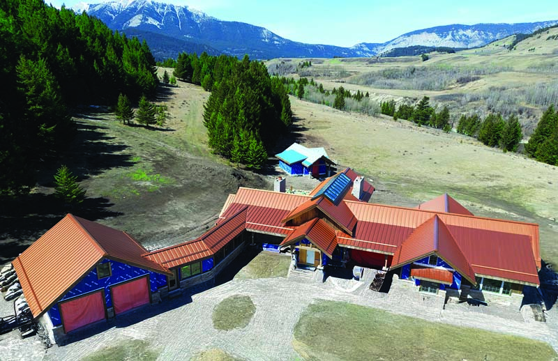 Copper-Tone Standing Seam Roof Designed for Alberta’s Extreme Weather Conditions